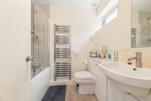 En Suite- click for photo gallery
